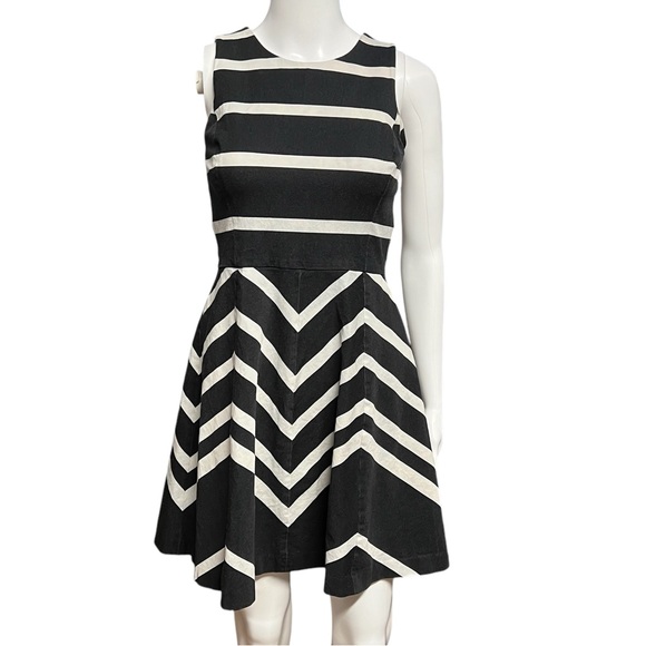 Banana Republic - Womens Striped Dress Sz. 8 - Picture 1 of 5
